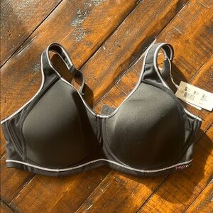 NWT Freya Black Women's Sonic Sports Bra